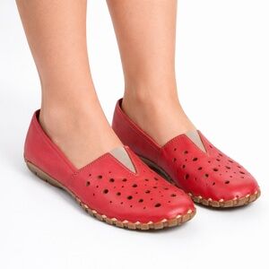 Size 9 Volks Walkers Women’s Giulia Red Leather Comfort Slip On Flats